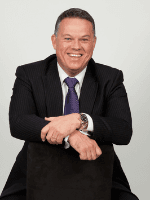Peter James